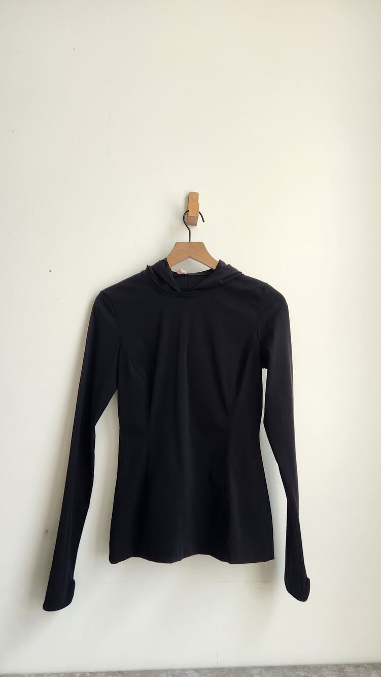 NO KA'OI Womens Activewear Top w/ Hood Small Long Sleeve Thumbholes Luxury Sport